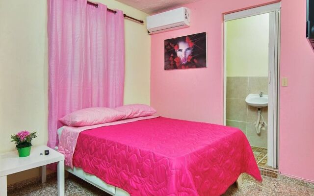 Room in Guest Room - Queen Of Hearts - Rh