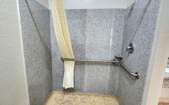 Days Inn by Wyndham Kenedy/Karnes City