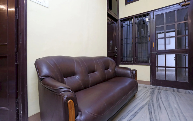Hotel O Greenview Near Munshi Pulia Metro Station