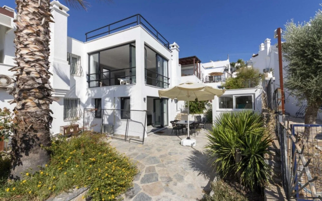 Pleasant Flat With Garden in the Heart of Bodrum
