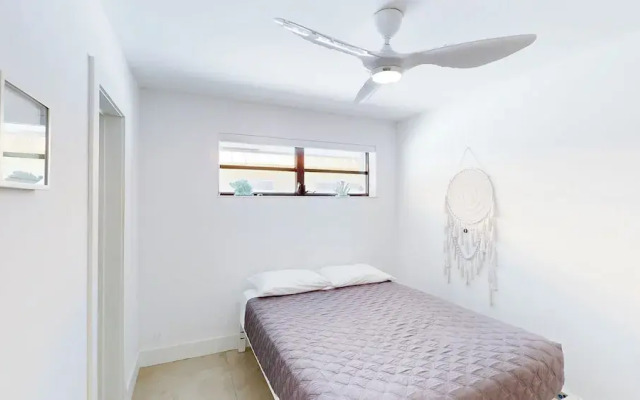 Villa Shapira 6BR Designer Home w Pool