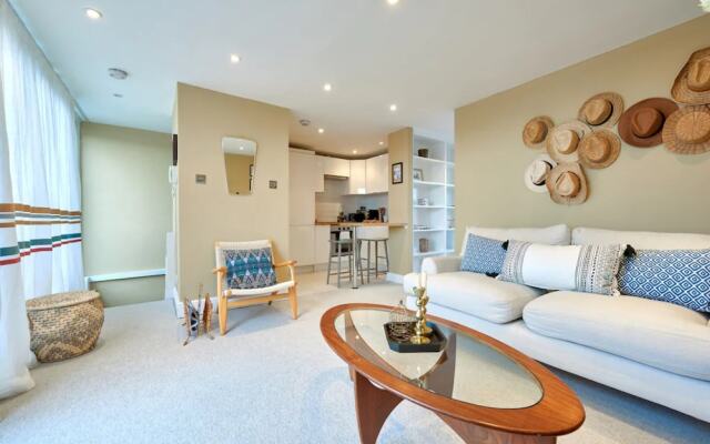 Designer 1-Bed in Fulham 3mins From Tube