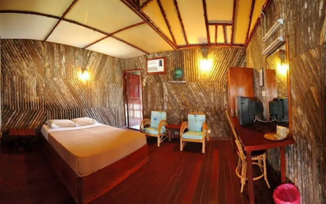 Dragon Inn Floating Resort