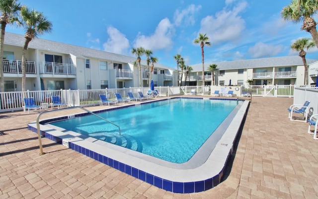 Colony Beach Club 121