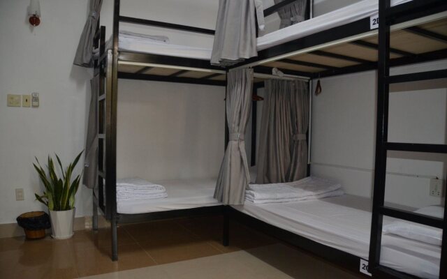 Hy House - Hostel