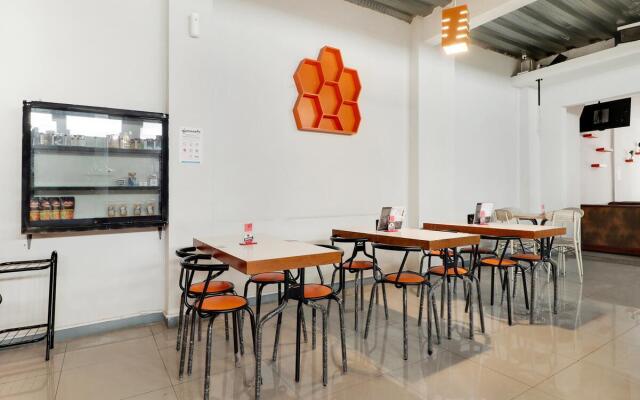 Capital O 3952 Hotel C 18 Cibaduyut