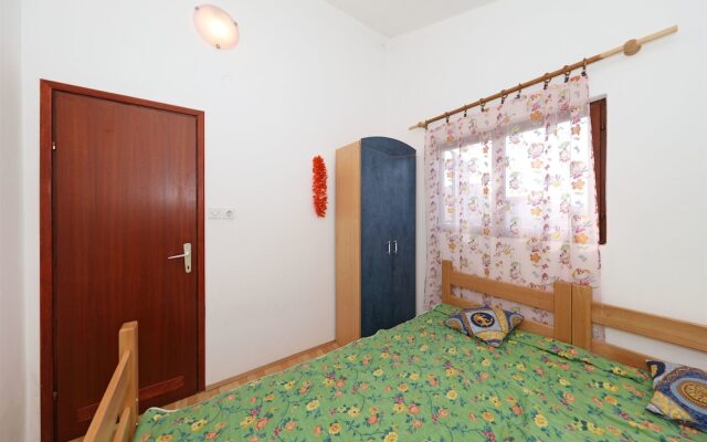 Apartment Summer Break