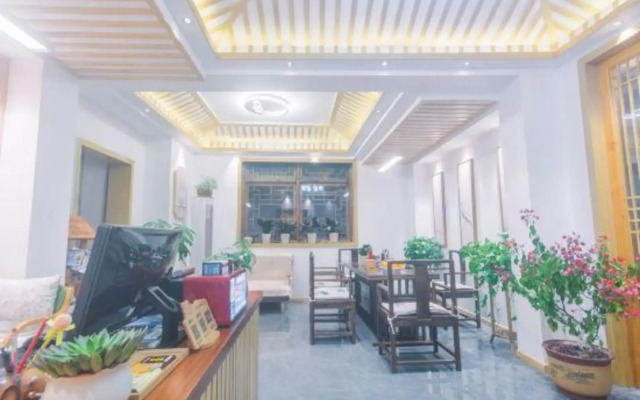 凤凰一树红棠精品客栈