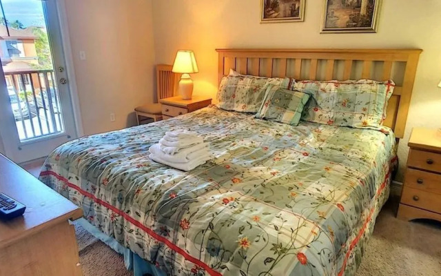 Goofy's Grotto - 3 Br townhouse by RedAwning