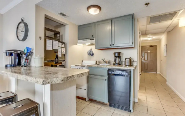 Hosteeva Oceanview Condos