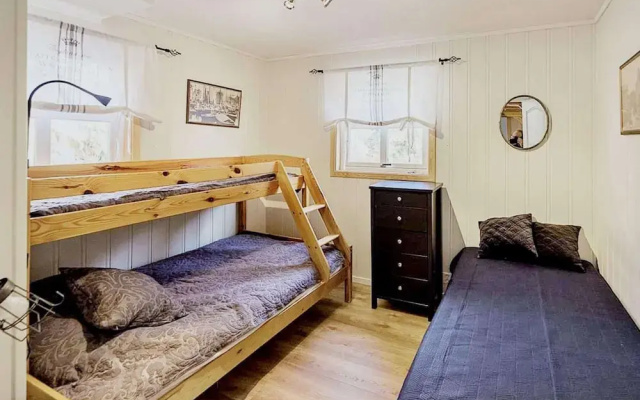10 Person Holiday Home in Midsund