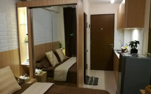 Pleasant Tifolia Studio Cozy Room In Kelapa Gading