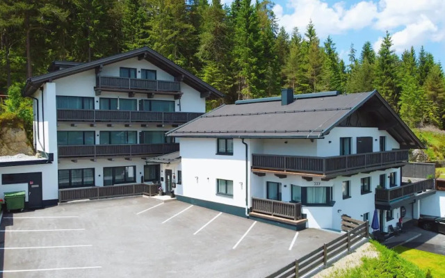 Mirador Apartments
