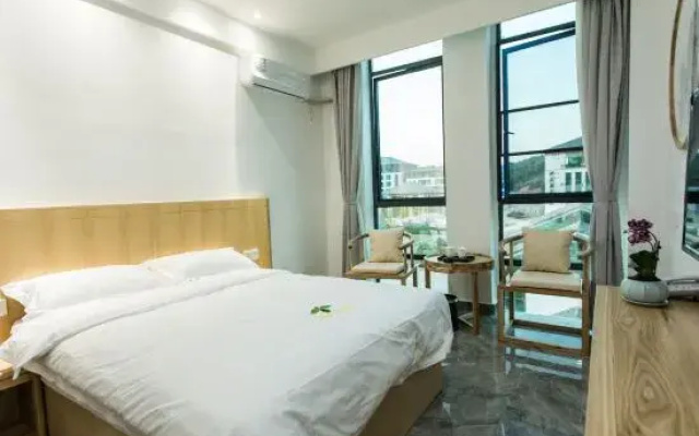 Lucky Orchid Hotel