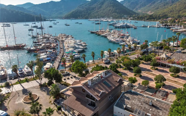 Marina Bay Gocek