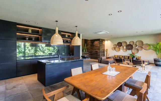 Black Villas Canggu Beach by OXO