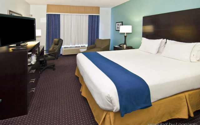Holiday Inn Express Suites Plant City by IHG