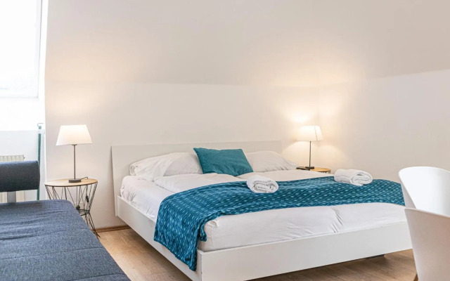 Lovely 2 Apartments - Suitable for Long Stays