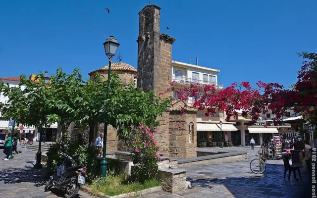 Upscale Modern Escape in the Historic Center