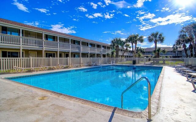 Courtyard #106 - 1 Br Condo