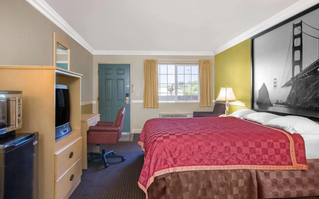 Super 8 By Wyndham Hayward Downtown