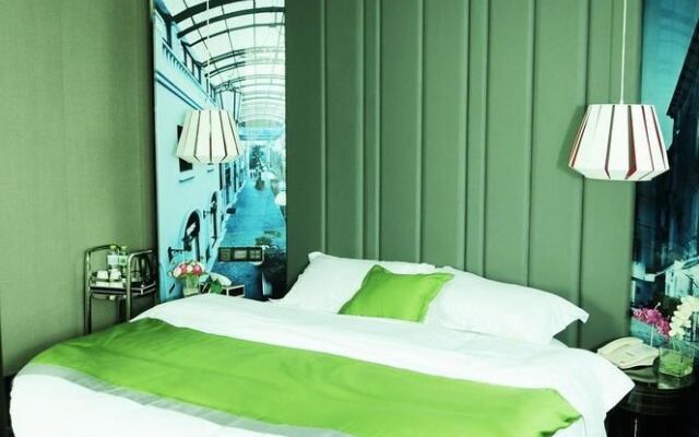 Carnival Fashion Hotel