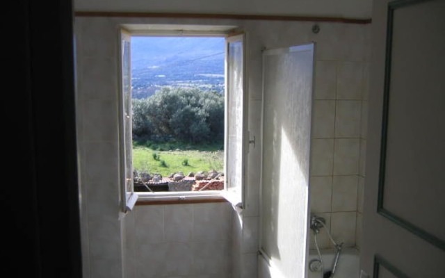 Apartment With 2 Bedrooms in Speloncato, With Wonderful Mountain View,