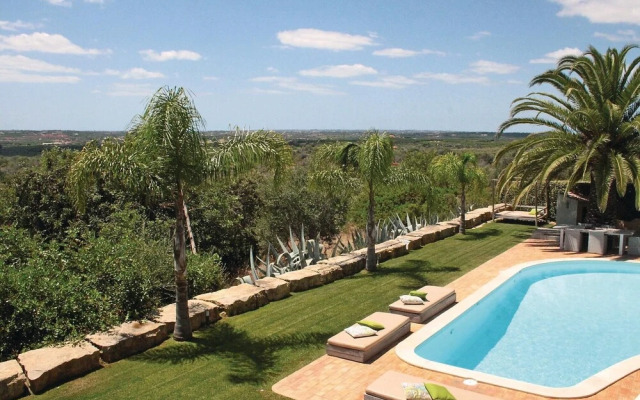 Stunning Home in Silves With Wifi and 4 Bedrooms