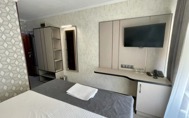 Hotel Cosmos