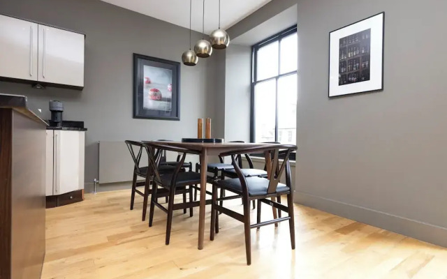 Stylish 2-bed flat in New Town
