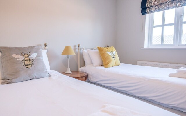 3 The Gables