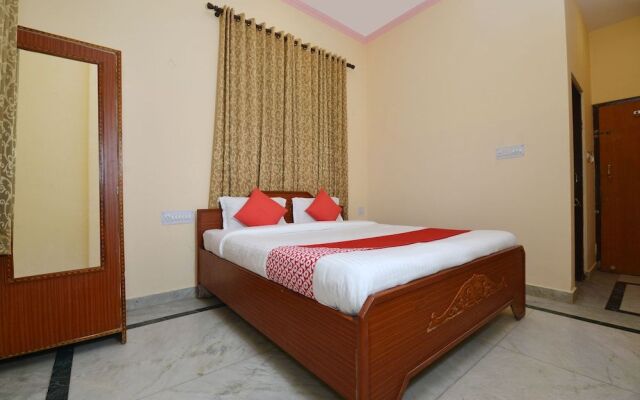 OYO 18830 Hotel Rampur Haveli