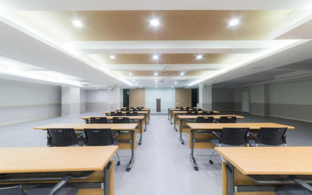 Reborn Suwon Silkroad Hotel