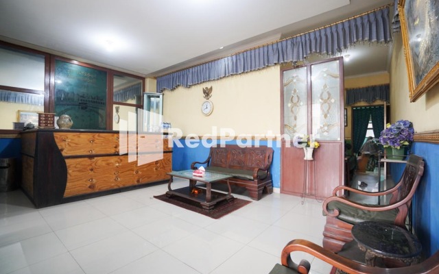 Surabaya Jaya Hotel near Soekarno Hatta Airport Redpartner