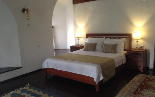 Club Caravanserail