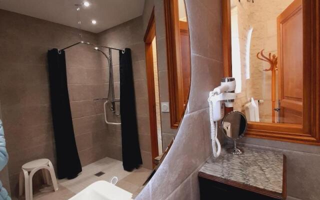 Hotel Manoir de Mathan