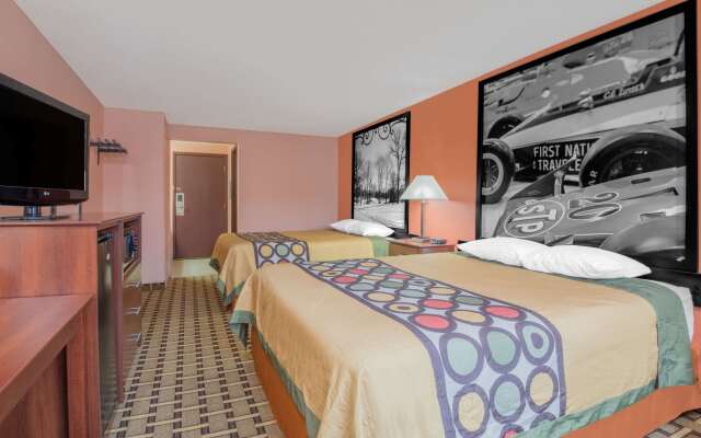 Super 8 by Wyndham Shelbyville