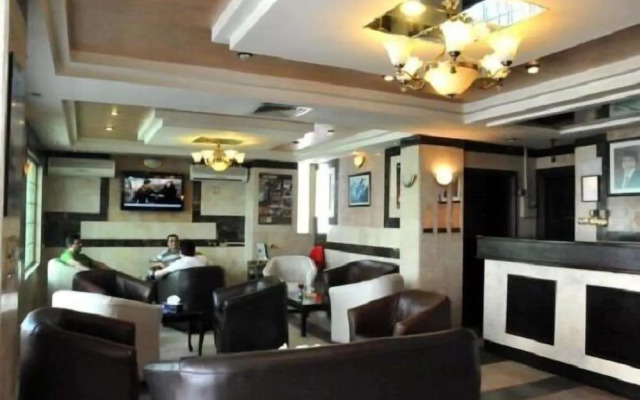 Golden Palace Hotel Apartments