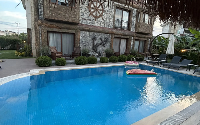 Pupa Alacati Butik Otel