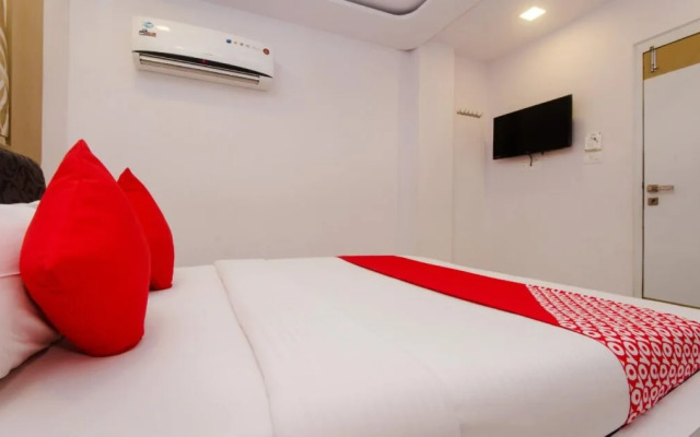 Hotel Satellite