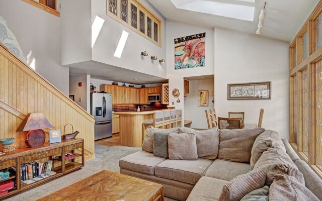 2725 Chateaux DMont by RedAwning