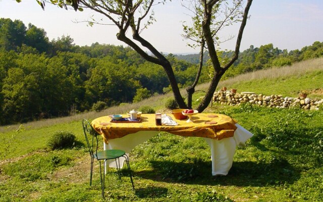 House With 2 Bedrooms in Allemagne-en-provence, With Furnished Garden