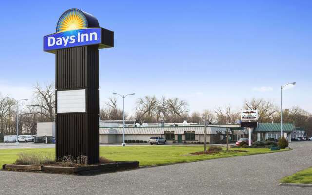 Days Inn by Wyndham Rock Falls