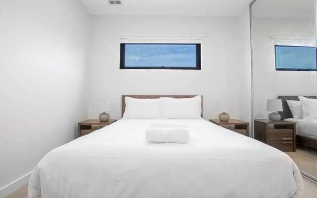 Designer Taste 2BR Townhouse@hawthorn