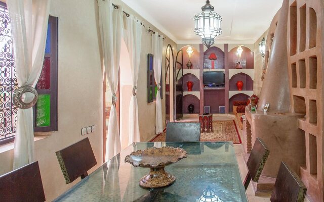 Dar Kamar Zamane - Adults Only