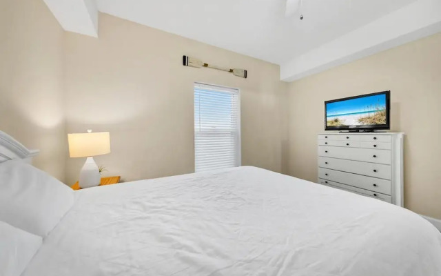 Twin Palms 804