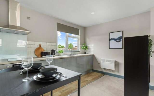 Stunning Very Large Studio in Coventry