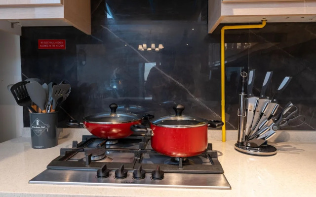 Whitesage - Elegant Apartment With Balcony in Downtown