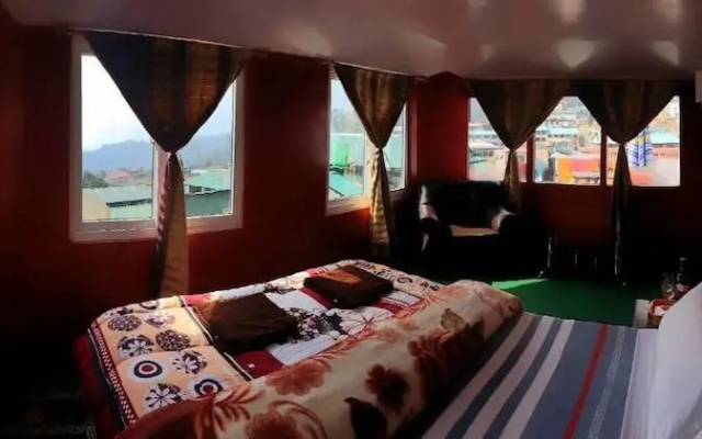 Lama Hotel