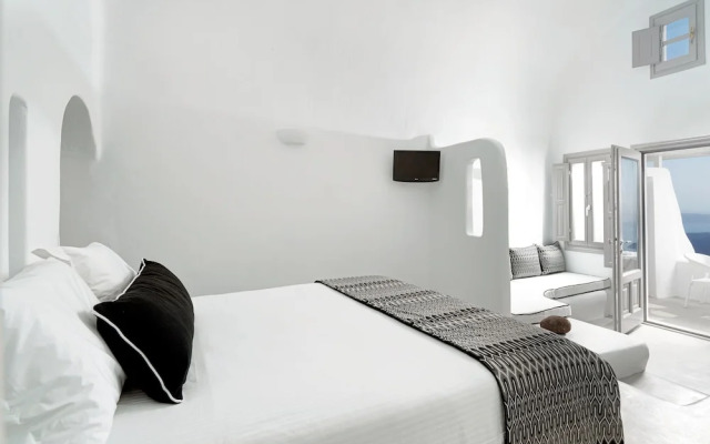 Tholos Resort Hotel